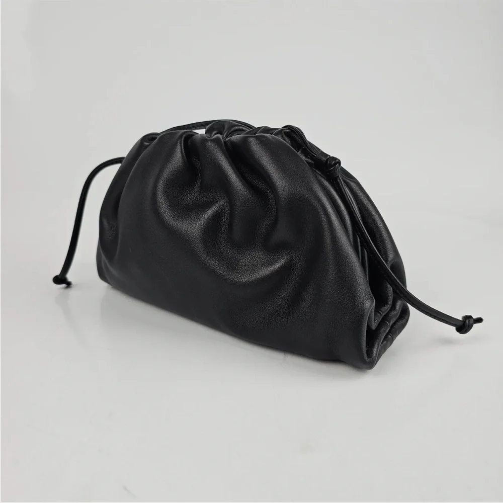 Bottega Veneta calfskin mini pouch bag with strap - Picture 4 of 12